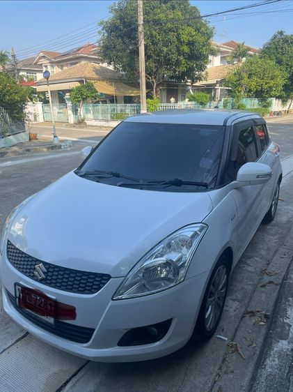 รถ Suzuki Swift 1.2 GLX สี ขาว