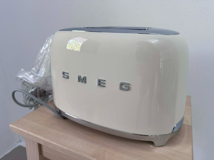 ขาย SMEG Toaster 2 Slots เครื่องปิ้งขนมปัง (สีครีม) ไม่เคยผ่านการใช้งาน สภาพมือหนึ่งในราคามือสอง