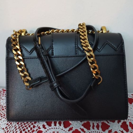 Charles and Keith กระเป๋าสะพายข้าง มือสอง สีดำ รูปที่ 2