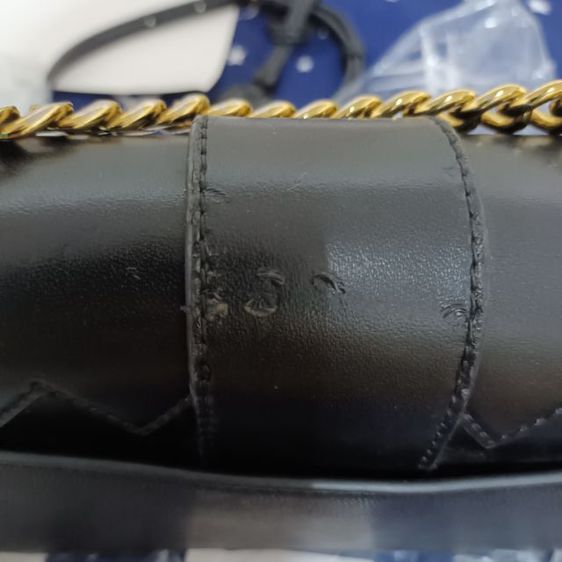 Charles and Keith กระเป๋าสะพายข้าง มือสอง สีดำ รูปที่ 4