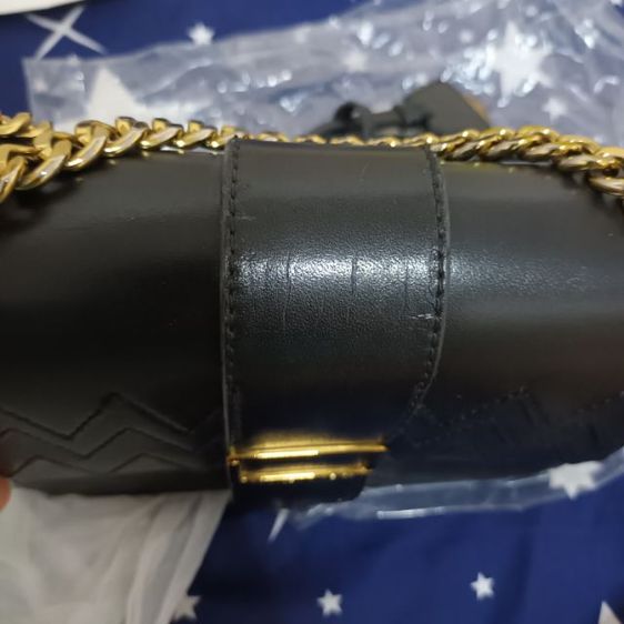 Charles and Keith กระเป๋าสะพายข้าง มือสอง สีดำ รูปที่ 6