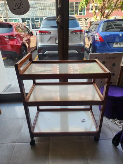 ชั้นไม้ มีล้อ