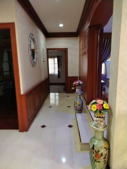 มีบางส่วน ใช่ เช่าขาย​บ้านเดี่ยว​ม.มัณทนาสวนหลวงร.9​ สุขุมวิท​103 รูปที่ 2