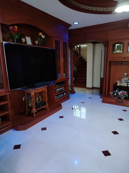 มีบางส่วน ใช่ เช่าขาย​บ้านเดี่ยว​ม.มัณทนาสวนหลวงร.9​ สุขุมวิท​103 รูปที่ 3