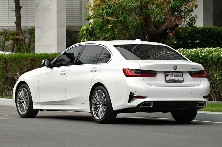 BMW Series 3 2022 320Li Sedan เบนซิน ไม่ติดแก๊ส เกียร์อัตโนมัติ ขาว รูปที่ 3