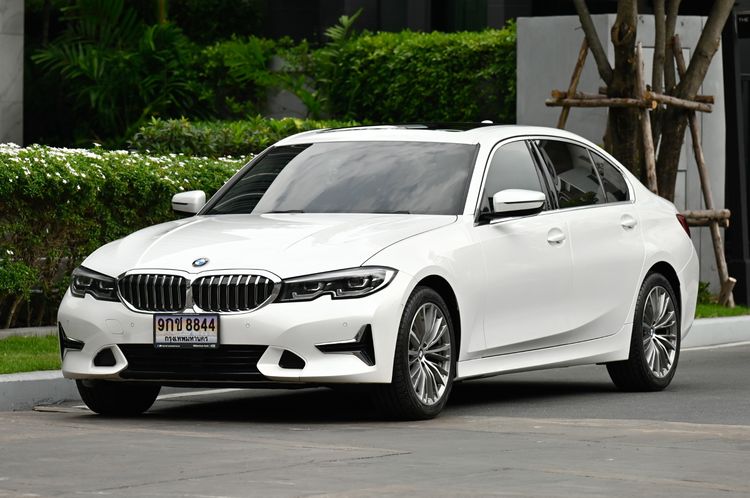 รถ BMW Series 3 320Li สี ขาว
