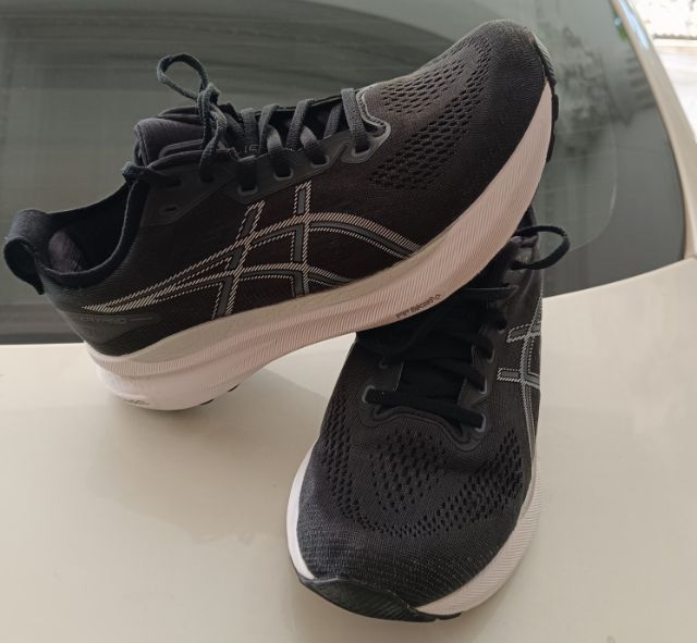 ขายถูก Asics size 40-255cm สีดำ สภาพสวย ของแท้