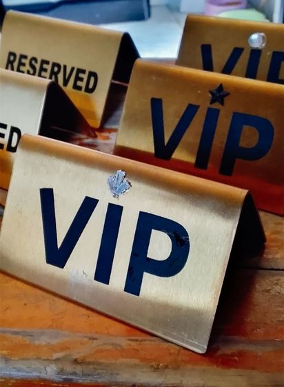 ตกแต่ง ป้ายจองโต๊ะ Vip Reserved 