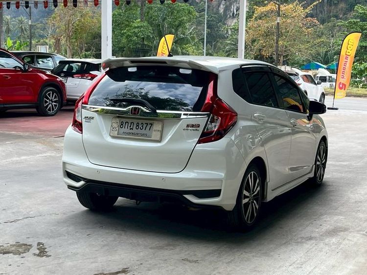 Honda Jazz 2018 1.5 RS i-VTEC Sedan เบนซิน ไม่ติดแก๊ส เกียร์อัตโนมัติ ขาว รูปที่ 4