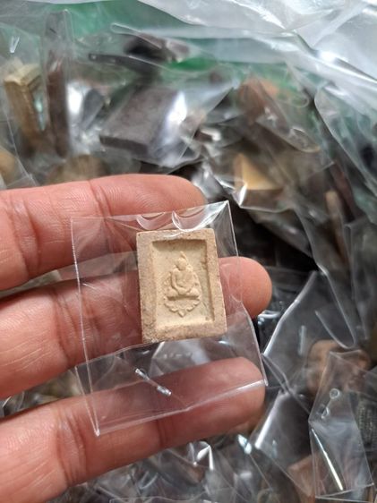 พระกรุเนื้อผง เนื้อดินทั้งหมด หน้าพระสวยเหมาะสำหรับ ไลฟ์สดขาย หรือตั้งแผง รูปที่ 6