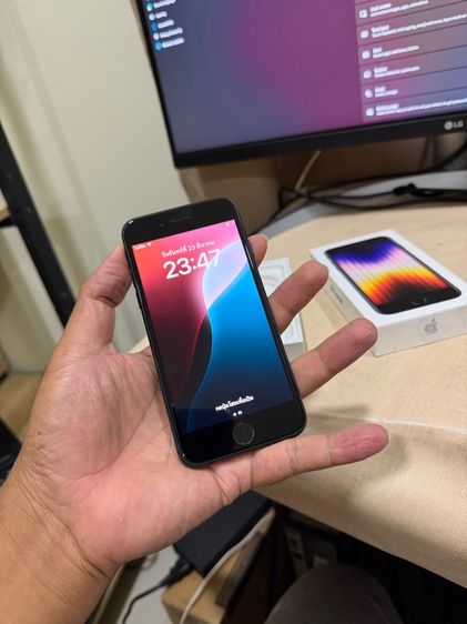 iPhone SE3 64GB Black เครื่องศูนย์แท้จอแท้ เดิมๆ กล้องสวย สอบถามได้ รูปที่ 3