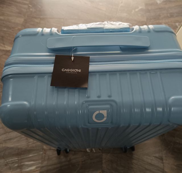ขายถูก กระเป๋า Caggioni 24" ของแท้ ของใหม่ สีฟ้า ใหม่ล่าสุด รูปที่ 4