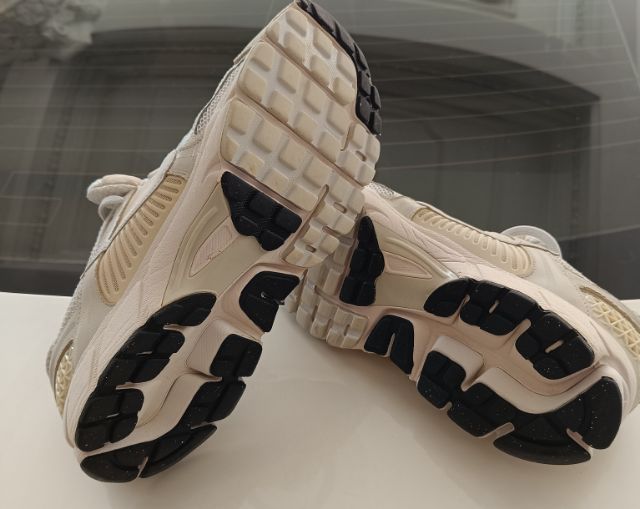 ขาย Nike Vomero 5 สีครีม นิยม size 42.5-270cm ของแท้ สภาพสวย รูปที่ 6