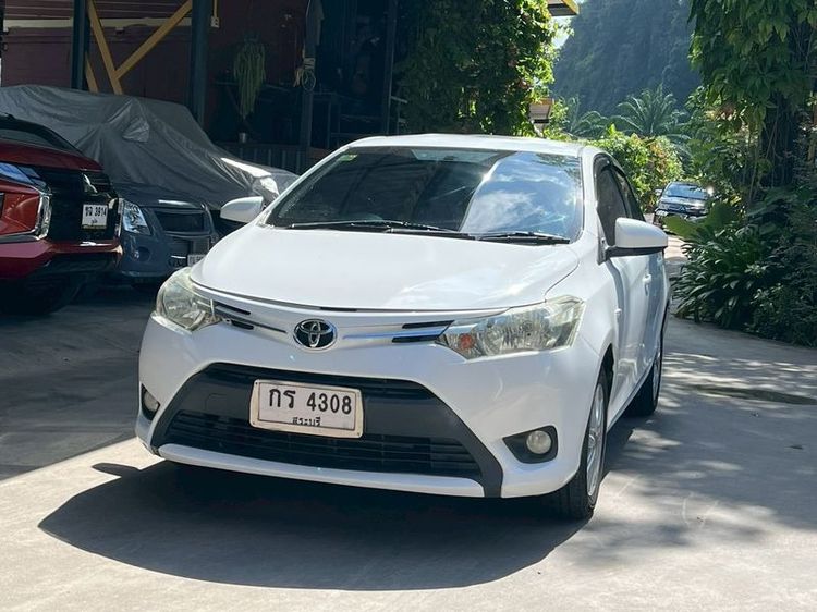 รถ Toyota Vios 1.5 E สี ขาว