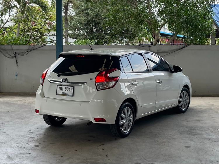 Toyota Yaris 2016 1.2 G Sedan เบนซิน ไม่ติดแก๊ส เกียร์อัตโนมัติ ขาว รูปที่ 2