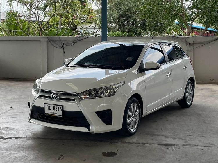 รถ Toyota Yaris 1.2 G สี ขาว