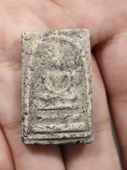 รหัส 004 - พระสมเด็จพิมพ์เจดีย์ วัดระฆังโฆสิตาราม สภาพสวยสมบูรณ์ มวลสารชัดเจน รับประกันตรงปกตามรูปภาพค่ะ จากหีบโบราณ” อายุกว่า 144 ปี  รูปที่ 5