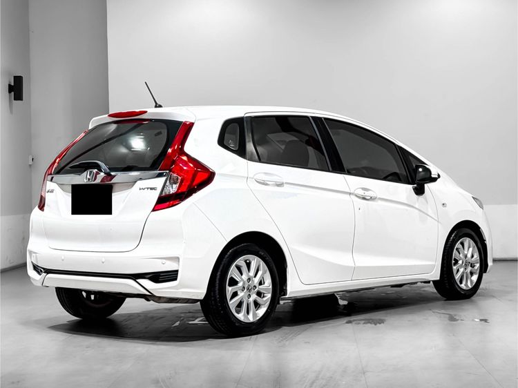 Honda Jazz 2021 1.5 V+ Sedan เบนซิน ไม่ติดแก๊ส เกียร์อัตโนมัติ ขาว รูปที่ 3