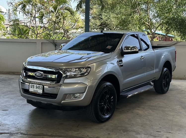 รถ Ford Ranger 2.2 Hi-Rider XLT สี บรอนซ์เงิน