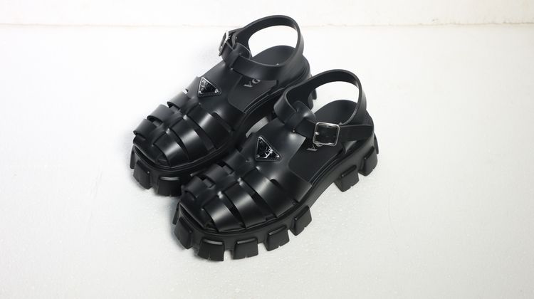 รองเท้า PRADA S.40 ใหม่กริบ ราคาดีงาม เลิศๆ