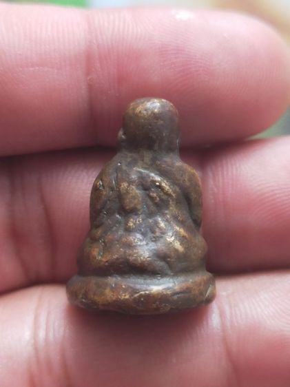 พระหลวงพ่อเงินขี้ตาเก่าเนื้อจัด รูปที่ 2