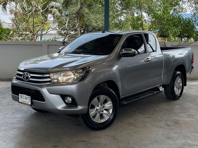 รถ Toyota Hilux Revo 2.4 E Prerunner สี บรอนซ์เงิน