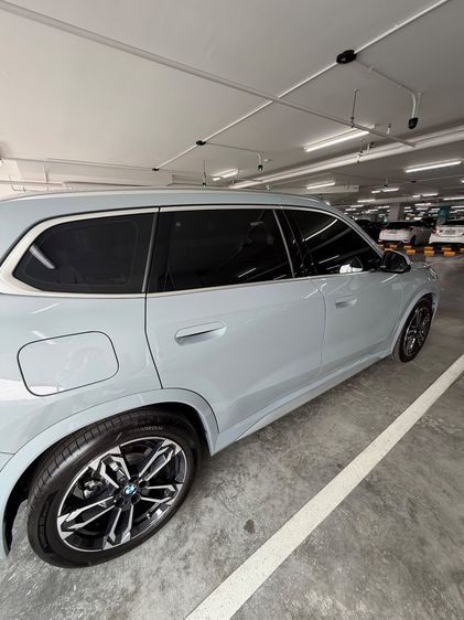 BMW X1 2025 2.0 sDrive18d M Sport Sedan ไฟฟ้า ไม่ติดแก๊ส เกียร์อัตโนมัติ บรอนซ์เงิน รูปที่ 3