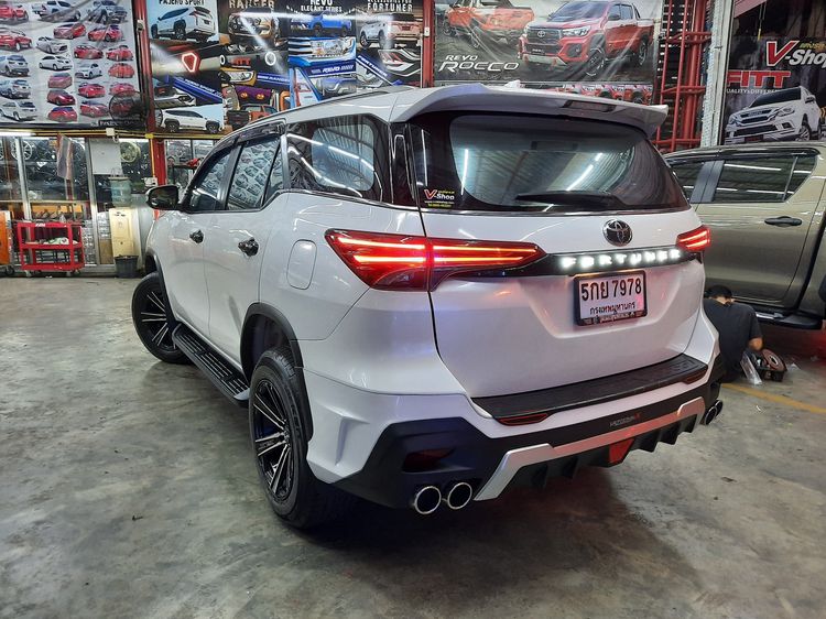 Toyota Fortuner 2016 2.4 V Utility-car ดีเซล เกียร์อัตโนมัติ ขาว รูปที่ 3