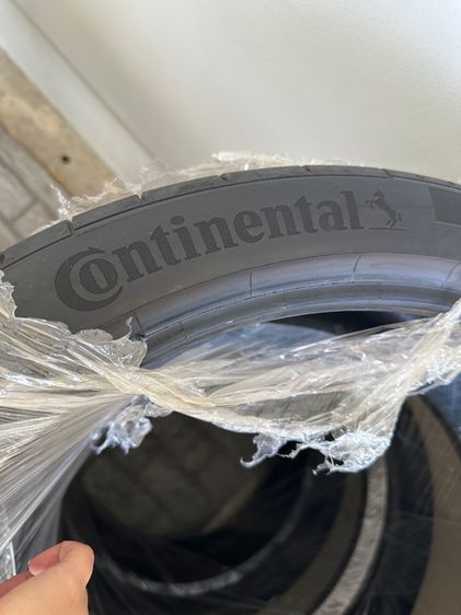 ยางรถ255 35 R21