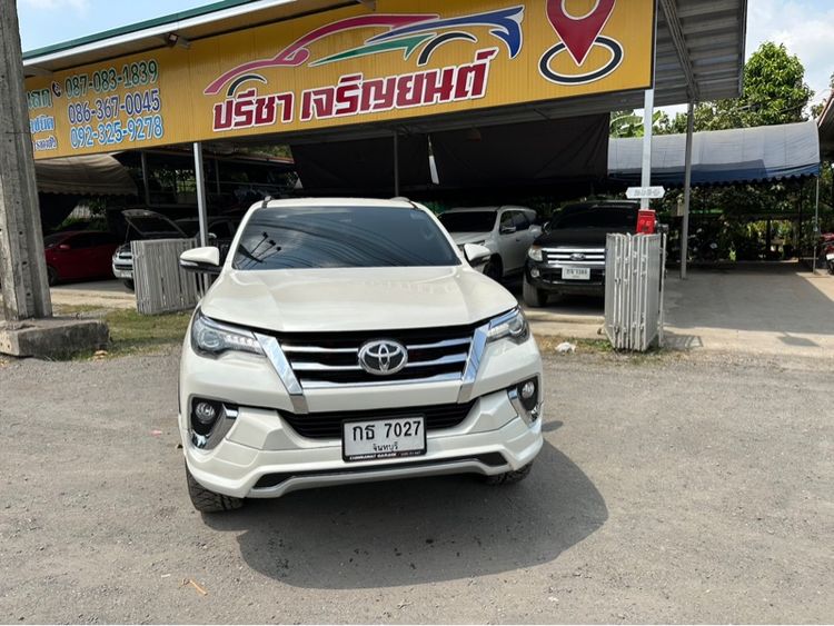 Toyota Fortuner 2015 2.8 V 4WD Utility-car ดีเซล ไม่ติดแก๊ส เกียร์อัตโนมัติ ขาว รูปที่ 3