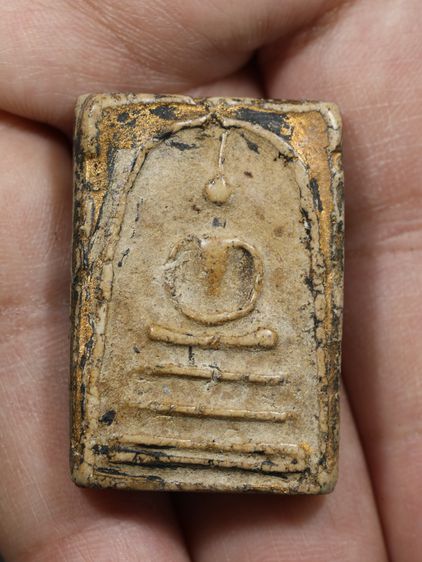 รหัส 117 - พระสมเด็จพิมพ์เส้นด้าย วัดระฆังโฆสิตาราม สภาพสวยสมบูรณ์ มวลสารชัดเจน รับประกันตรงปกตามรูปภาพค่ะ จากหีบโบราณ” โทร 0933253888 รูปที่ 5