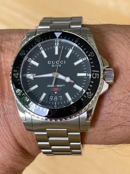 GUCCI Dive 40 mm Black Dial Men's Swiss Quartz Watch YA136301 รูปที่ 12