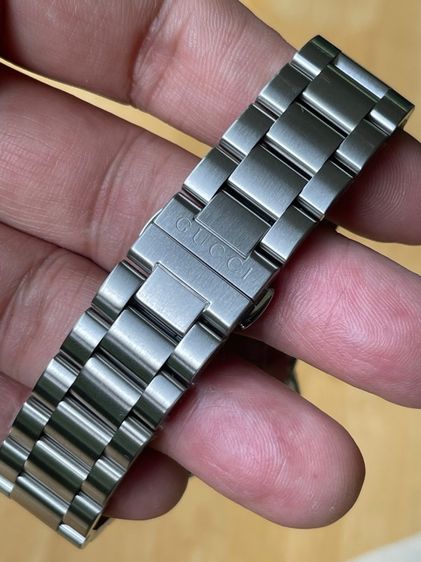 GUCCI Dive 40 mm Black Dial Men's Swiss Quartz Watch YA136301 รูปที่ 10