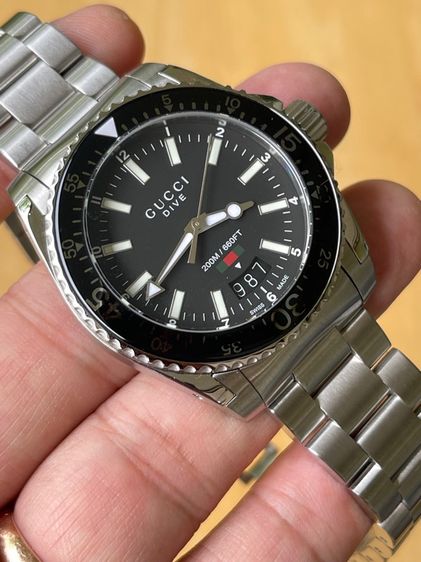 GUCCI Dive 40 mm Black Dial Men's Swiss Quartz Watch YA136301 รูปที่ 8