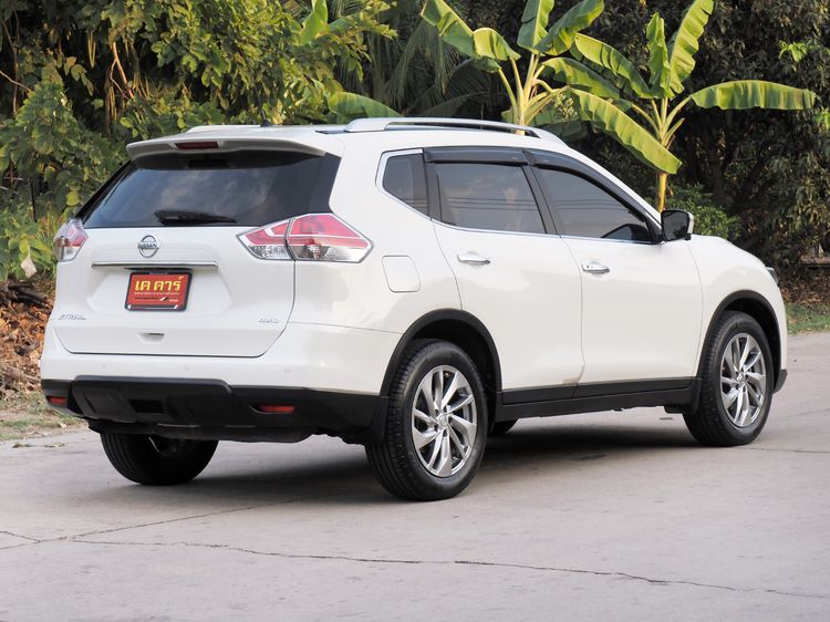 Nissan X-Trail 2016 2.5 V 4WD Utility-car เบนซิน ไม่ติดแก๊ส เกียร์อัตโนมัติ ขาว รูปที่ 4