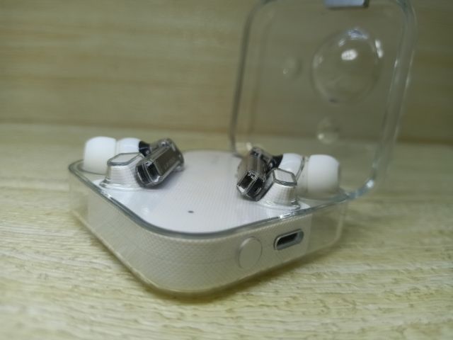 ขายหูฟัง Nothing Ear 1 ใช้ได้ข้างเดียว ขาย 950 บาท ของใหม่5590 รุ่นนี้เสียงดีมากสเปคสูง รูปที่ 4