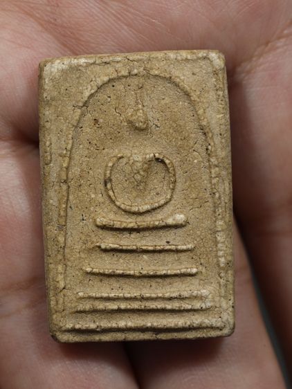 รหัส 185 - พระสมเด็จพิมพ์เส้นด้าย วัดระฆังโฆสิตาราม สภาพสวยสมบูรณ์ มวลสารชัดเจน รับประกันตรงปกตามรูปภาพค่ะ จากหีบโบราณ” โทร 0933253888 รูปที่ 5