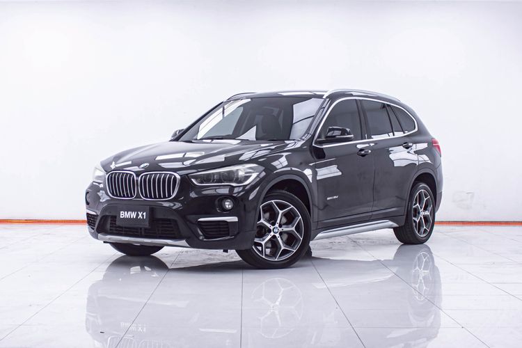 รถ BMW X1 2.0 sDrive18d xLine สี ดำ