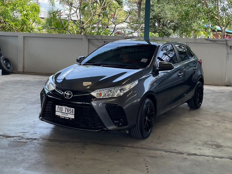 รถ Toyota Yaris 1.2 Entry สี เทา