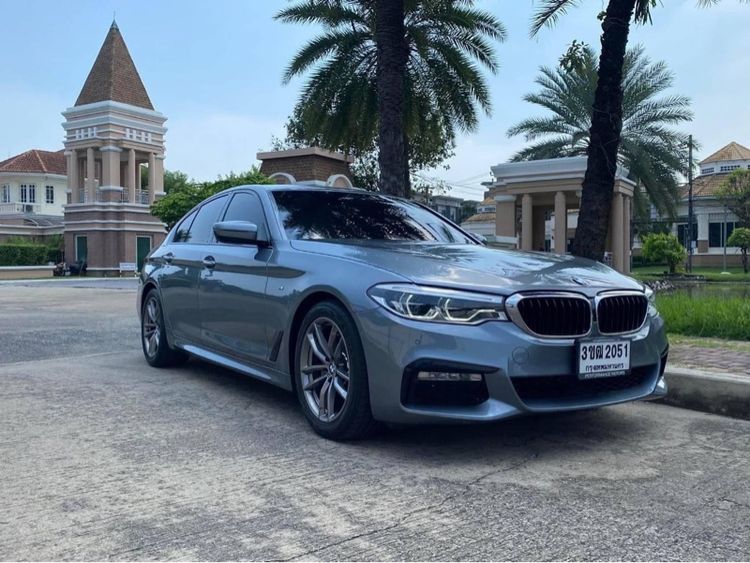 รถ BMW Series 5 520d สี เทา