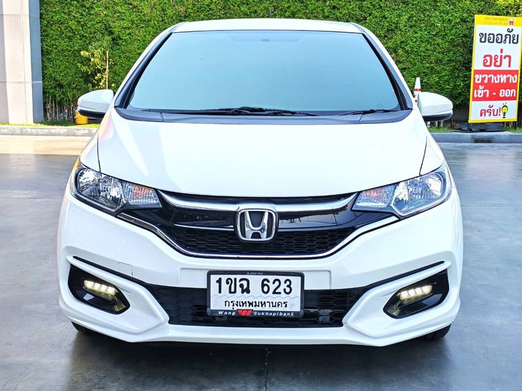 รถ Honda Jazz 1.5 V+ สี ขาว