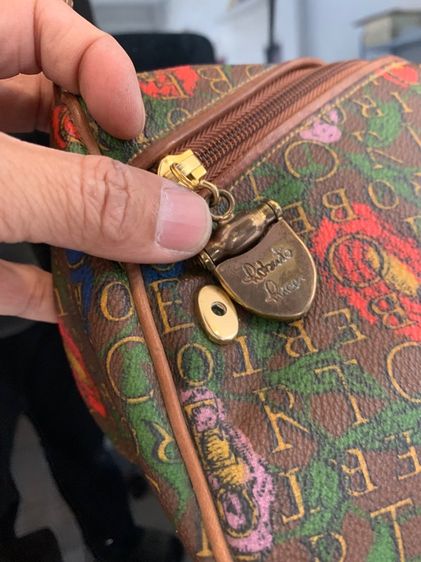 roberto ricci กระเป๋าสะพายสตรี made in italy 290 บาทรวมส่งครับ รูปที่ 6