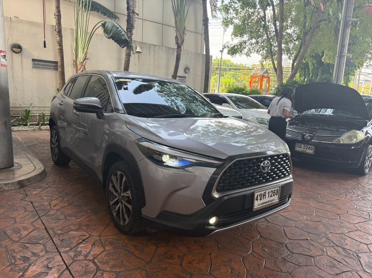 รถ Toyota Corolla Cross 1.8 HEV Premium สี เทา