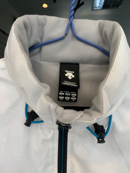 descente cosmic thermo เสื้อกันลมแบรนด์ดัง size L japan 850 บาทรวมส่งครับ รูปที่ 3