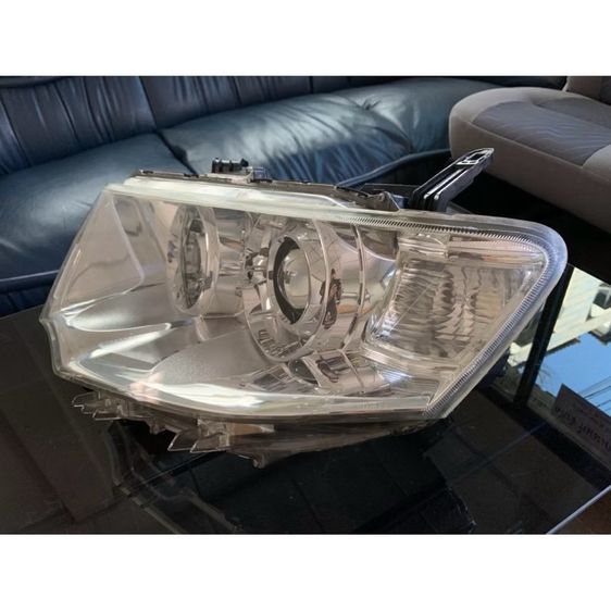 ไฟหน้ารถยนต์ Mitsubishi pajero รูปที่ 2