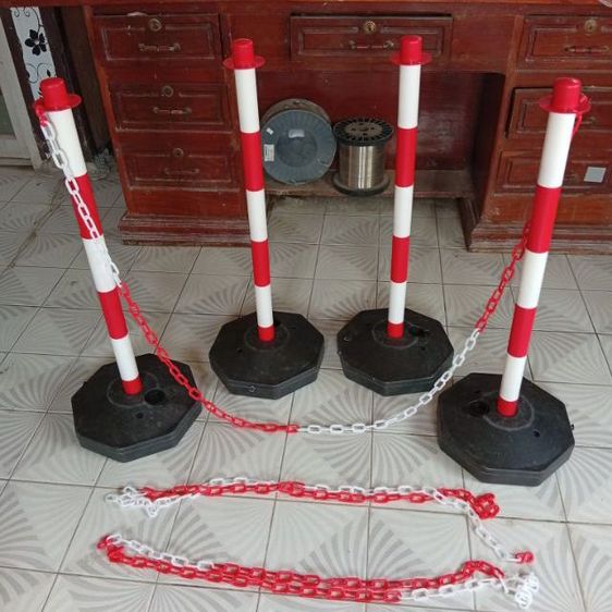 เสาจราจร เสากั้นเขต 4 ต้น