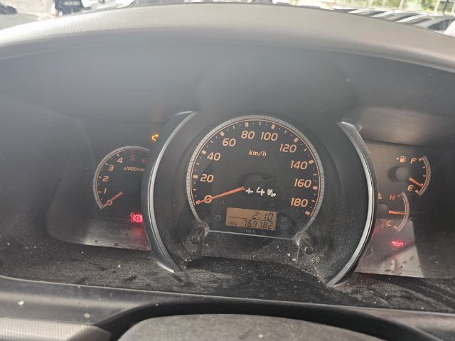 Toyota Commuter 2011 2.5 ดีเซล ไม่ติดแก๊ส เกียร์ธรรมดา ขาว รูปที่ 4