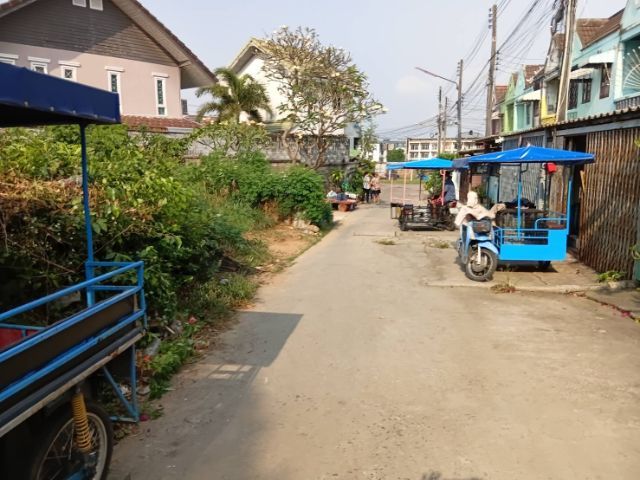 ใช่ ที่ดินถนนเก้ากิโลซอย 12 ศรีราชา ชลบุรี