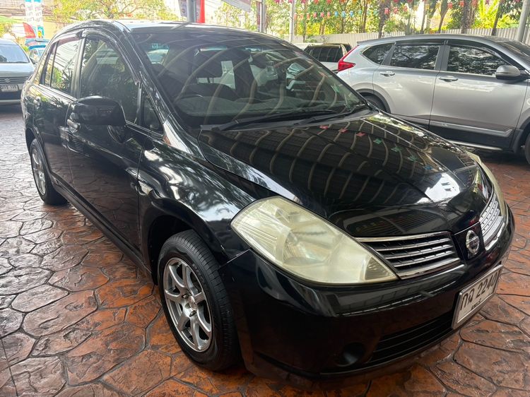 รถ Nissan Tiida 1.6 G Latio สี ดำ