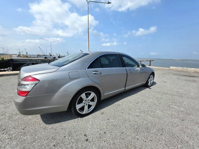 รถ Mercedes-Benz S-Class S300 สี เทา
